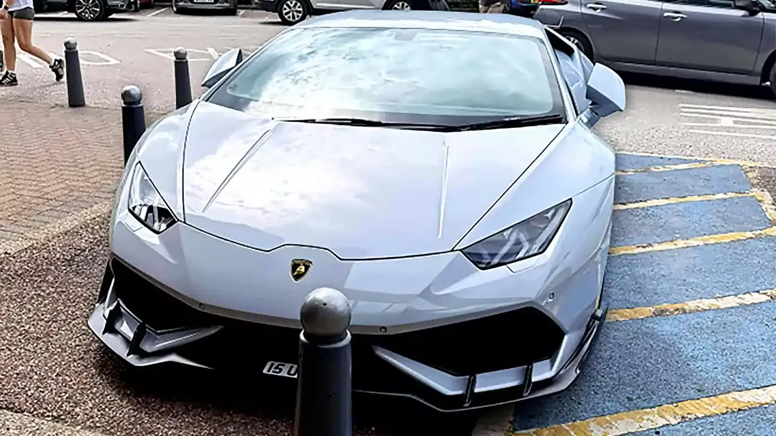 lamborghini huracan disabled parking space 2 1 1536x864 1