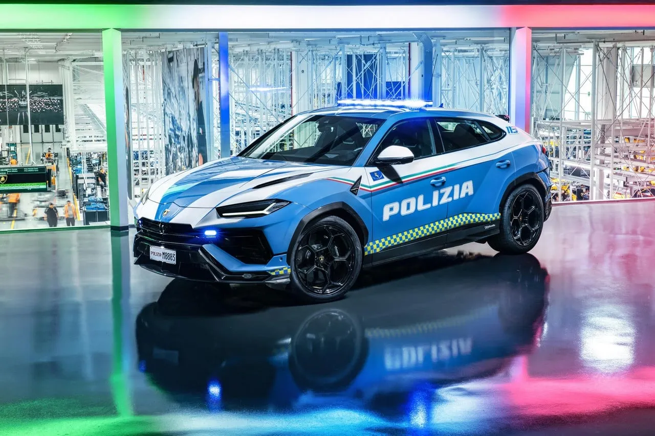 lamborghini urus polizia 03