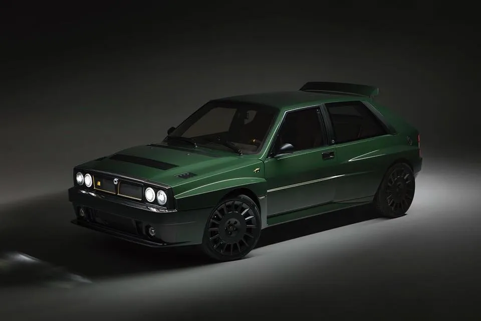 lancia delta futurista 14
