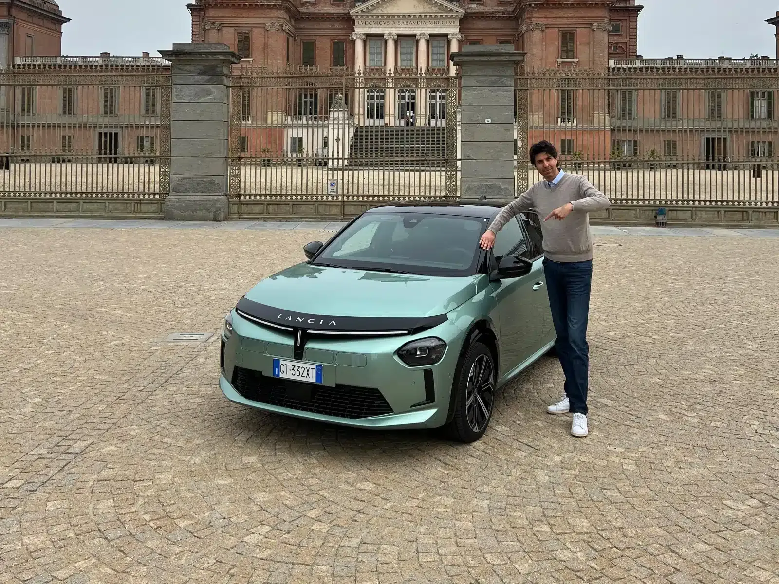 lancia ypsilon ibrida 2024