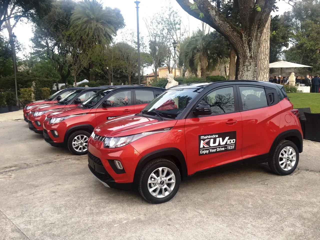 mahindra kuv100 dealers roma