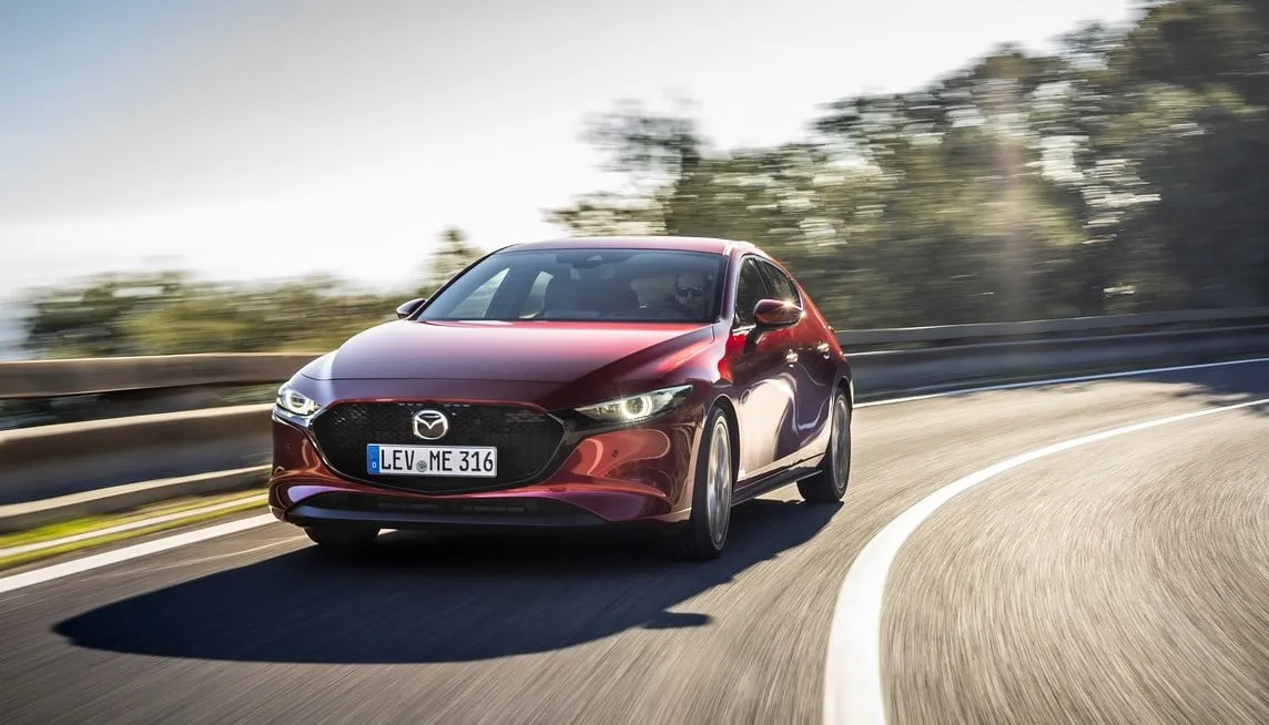 mazda3 hb soulredcrystal action 13