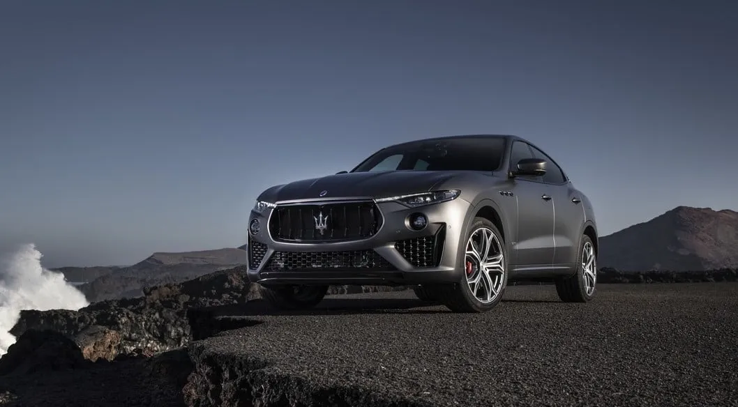 medium 15506 maseratilevantevulcano