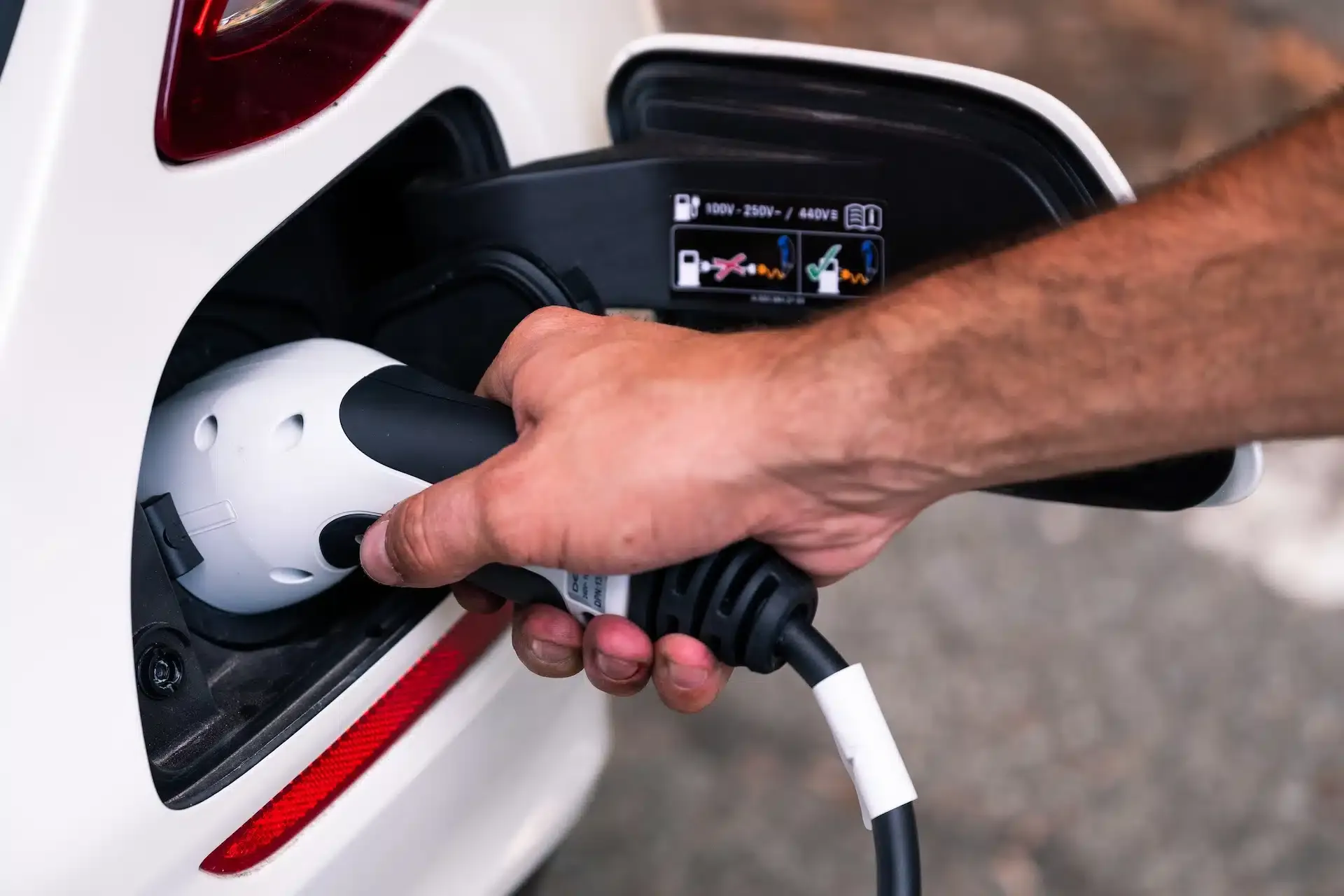 mercedes e300de plug in hybrid