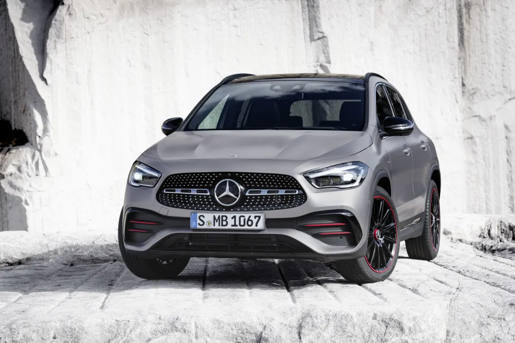 mercedes gla copertina