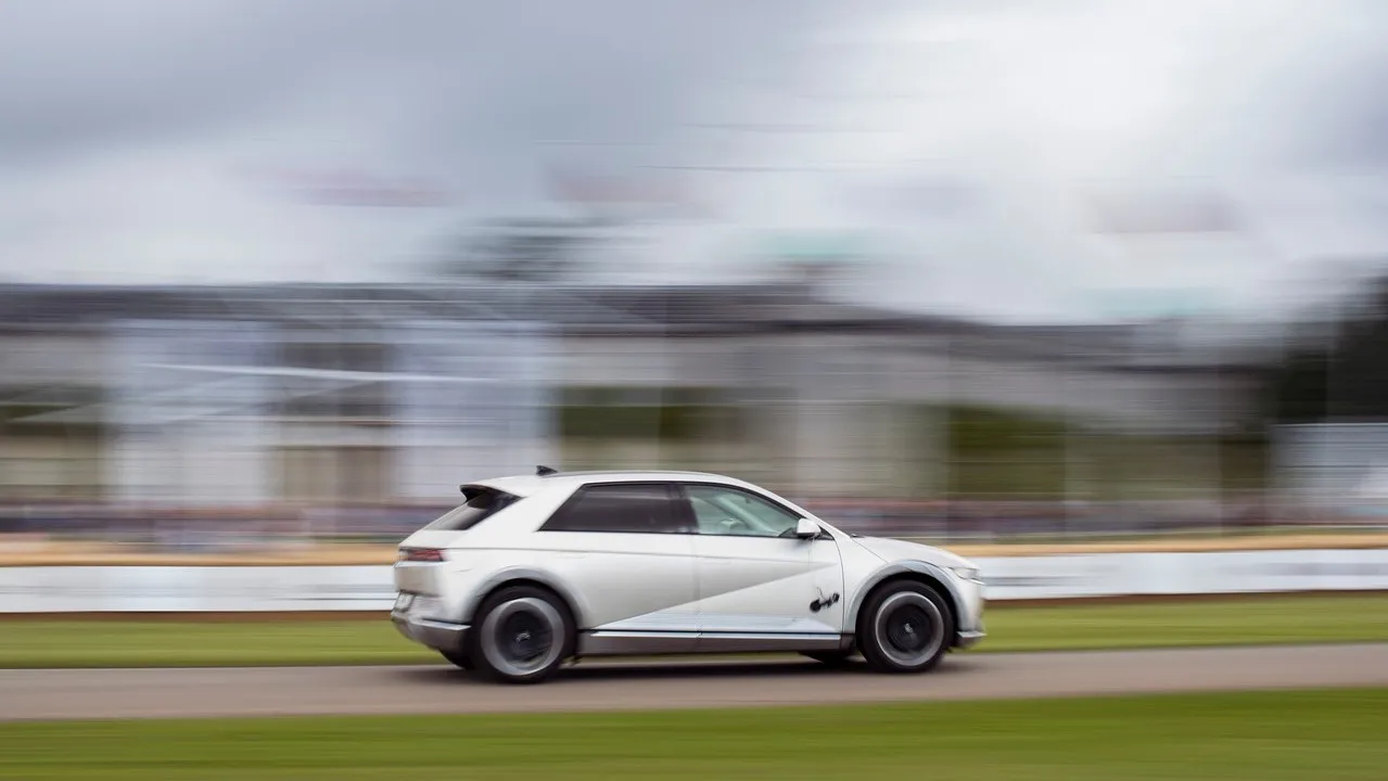 nuova hyundai ioniq 5 drewgibson goodwood