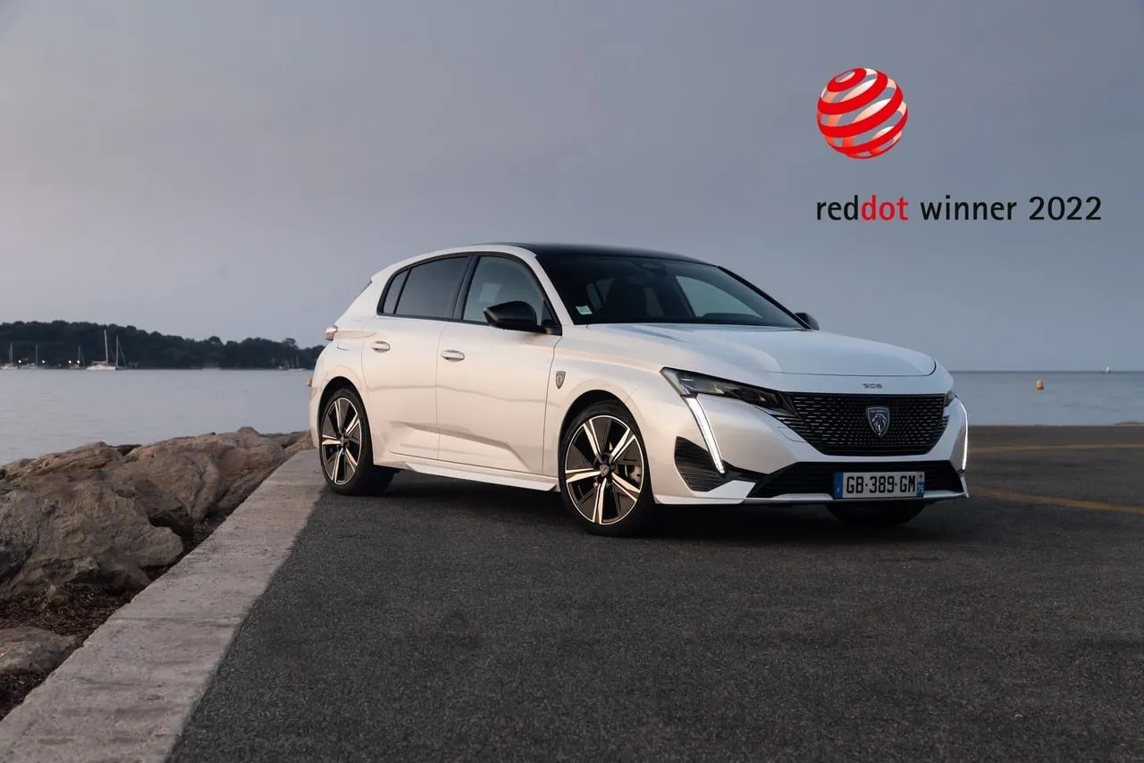nuova peugeot 308 riceve il red dot award 2022 per il suo design 1