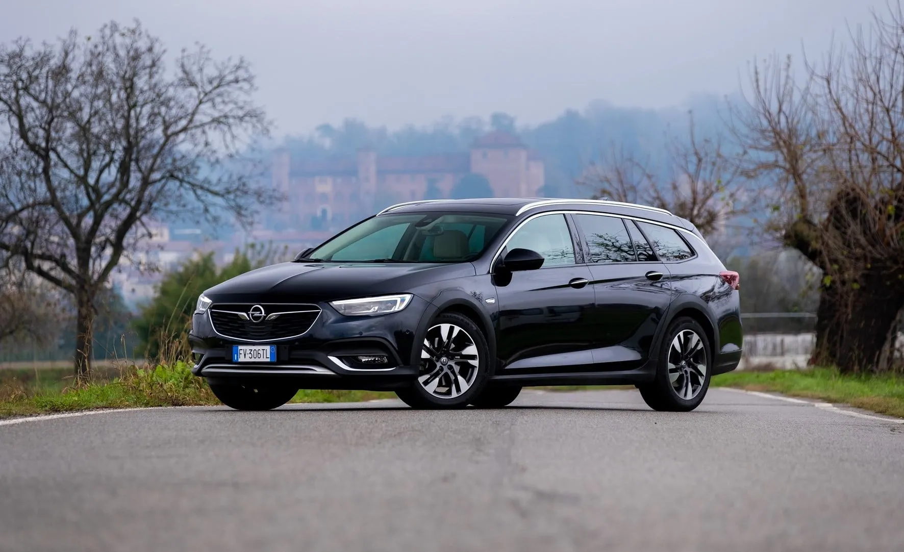 opel insignia country tourer 2019 copertina