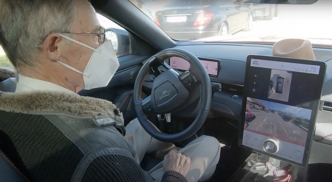 pedro in mach e using self park