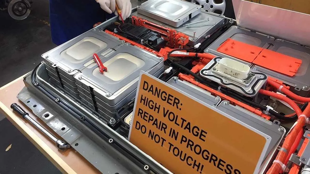 quanto costa il tagliando di un auto elettrica