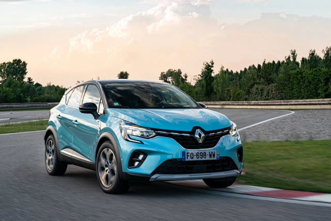 renault captur ibrida e tech 14