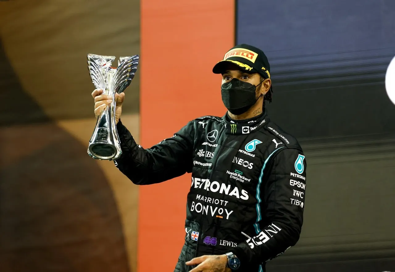 ritiro lewis hamilton