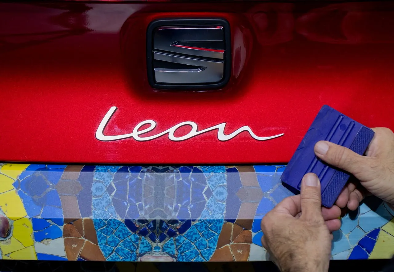 seat leon camouflaged