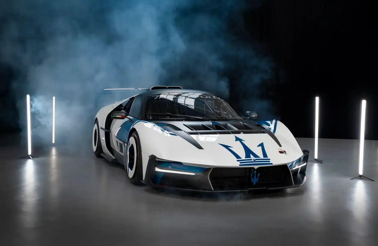 small 26970 01 mcxtrema delivery maserati modena ok