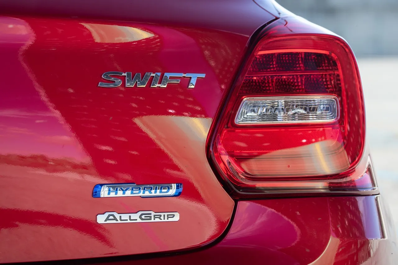 swift hybrid 11 1