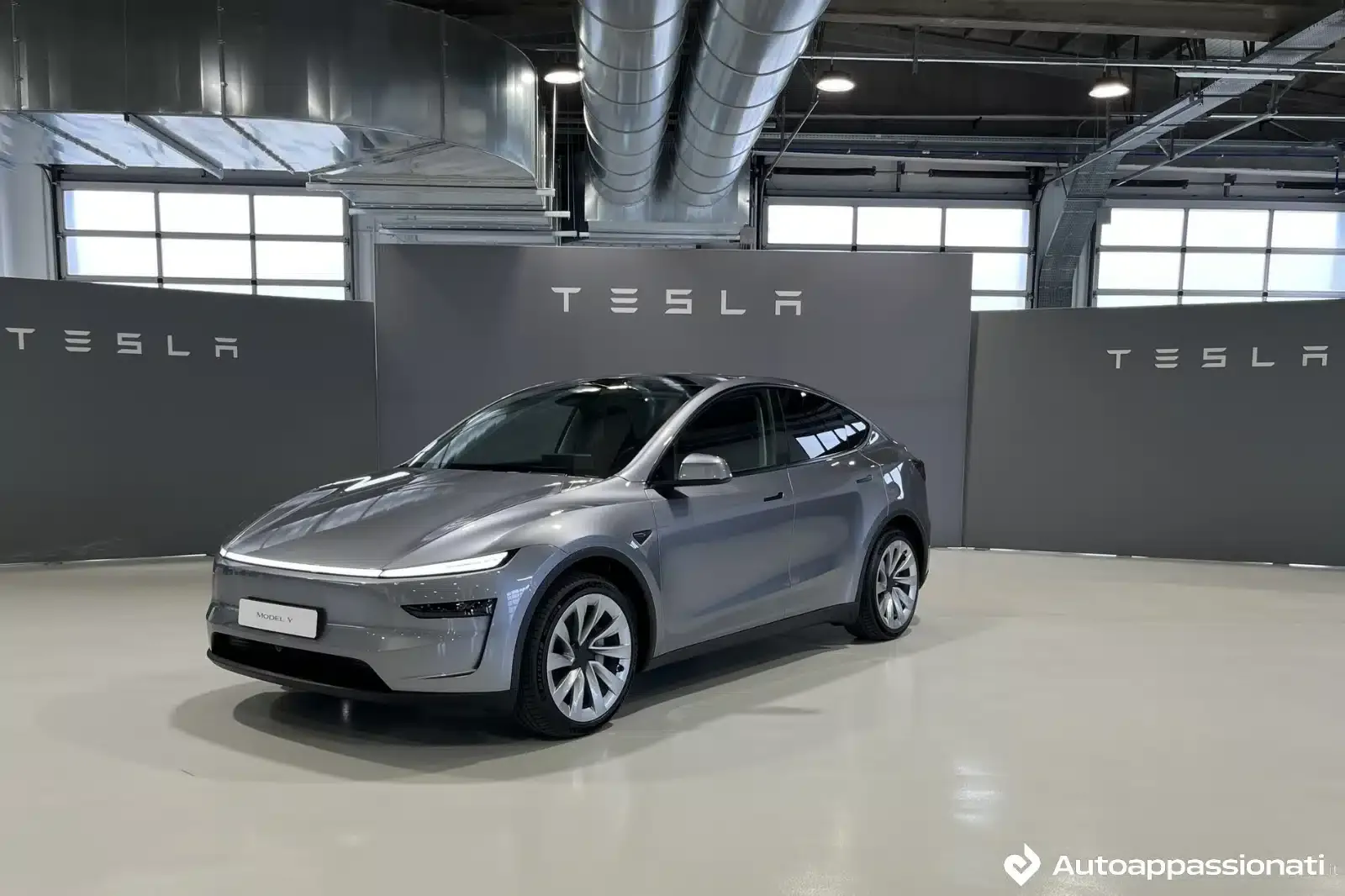 tesla model y 2025 01