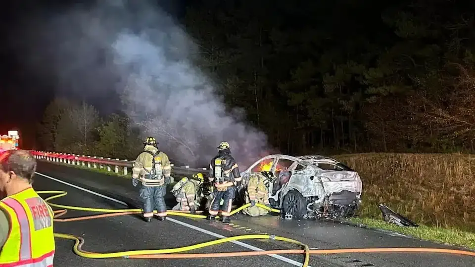tesla model y incendio