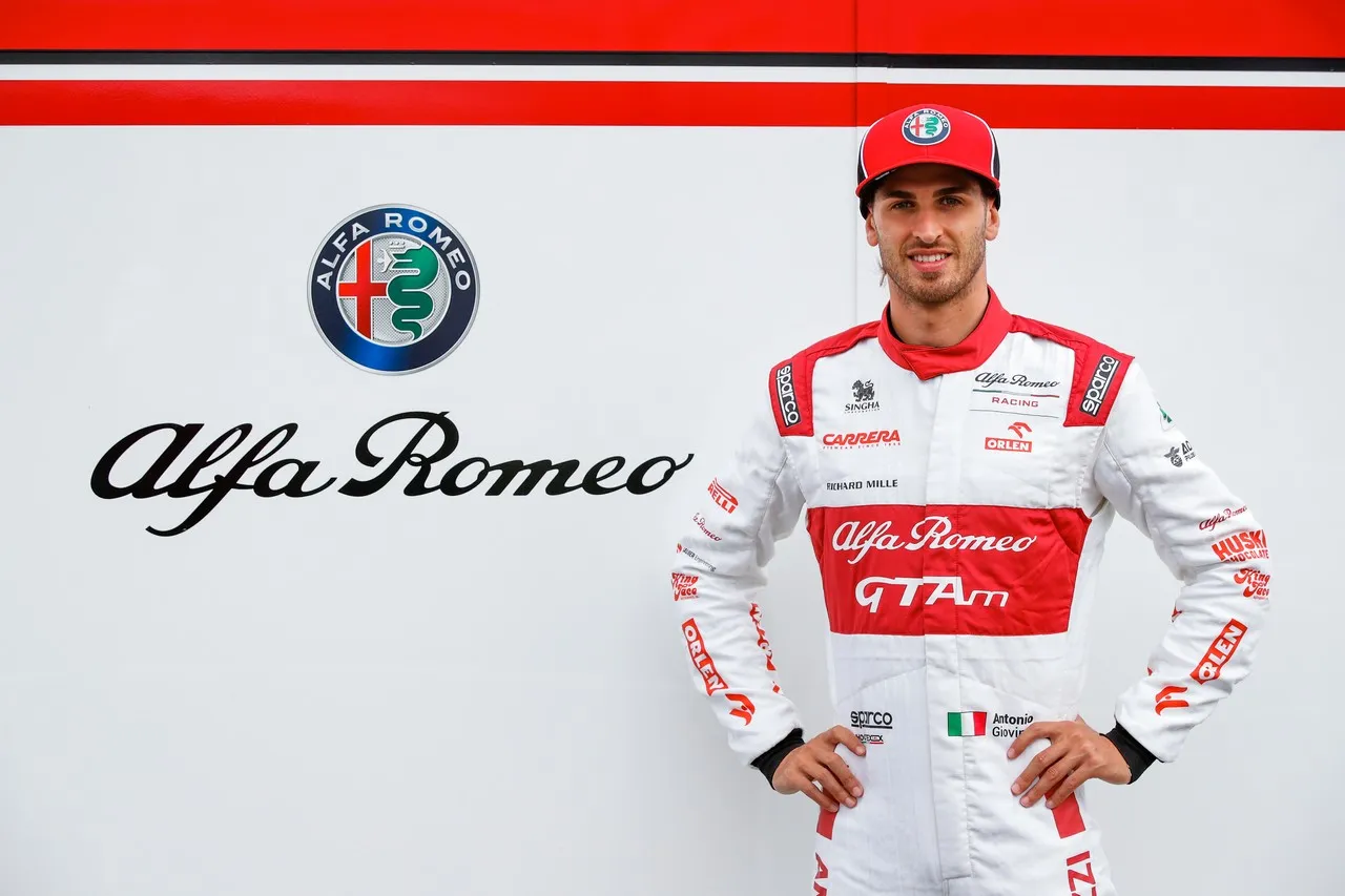 tuta antonio giovinazzi