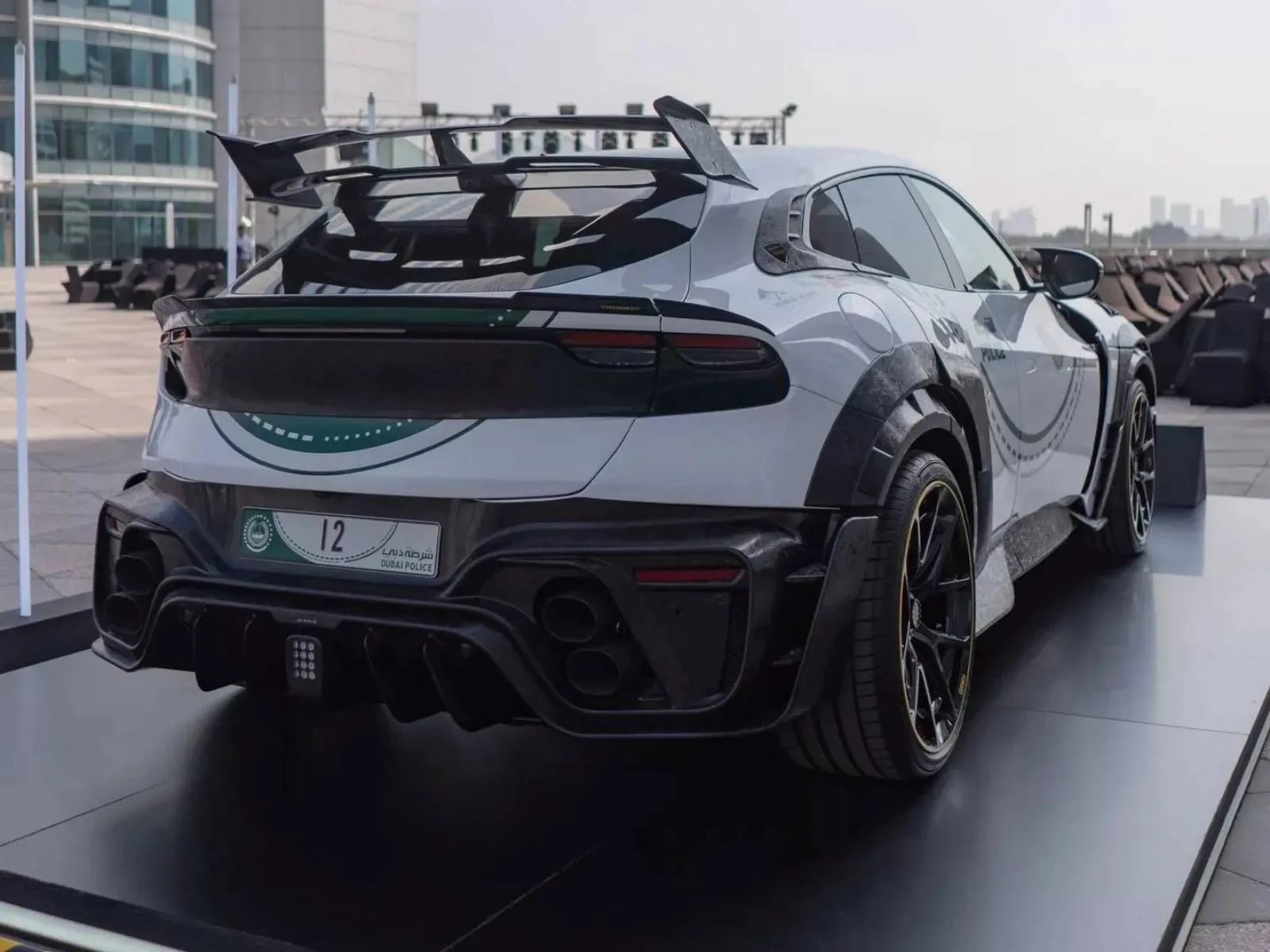 Mansory-Ferrari-Purosangue-Dubai-Police-5