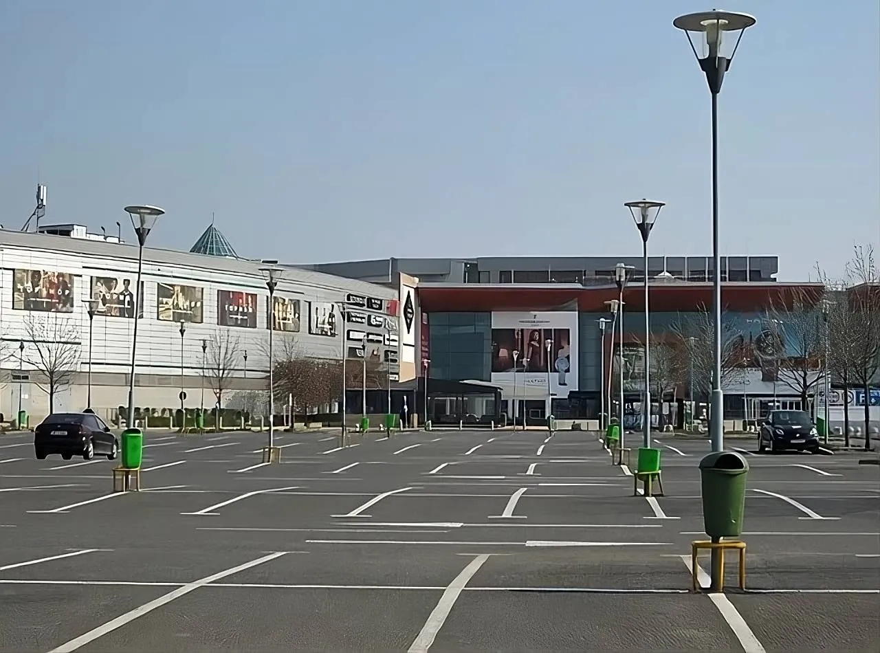 parcheggio-supermercato