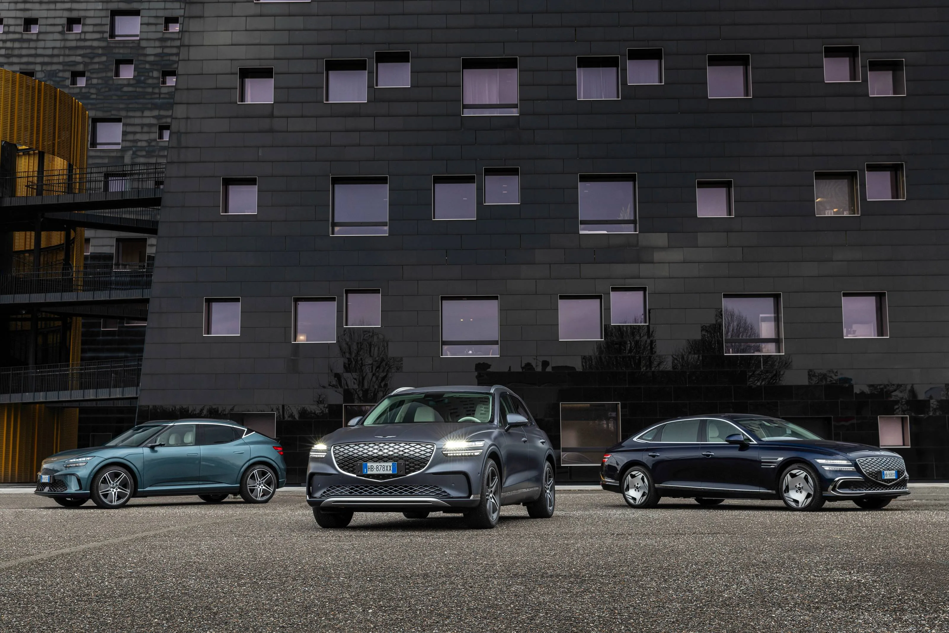 La gamma Genesis per il mercato italiano comprende tre veicoli