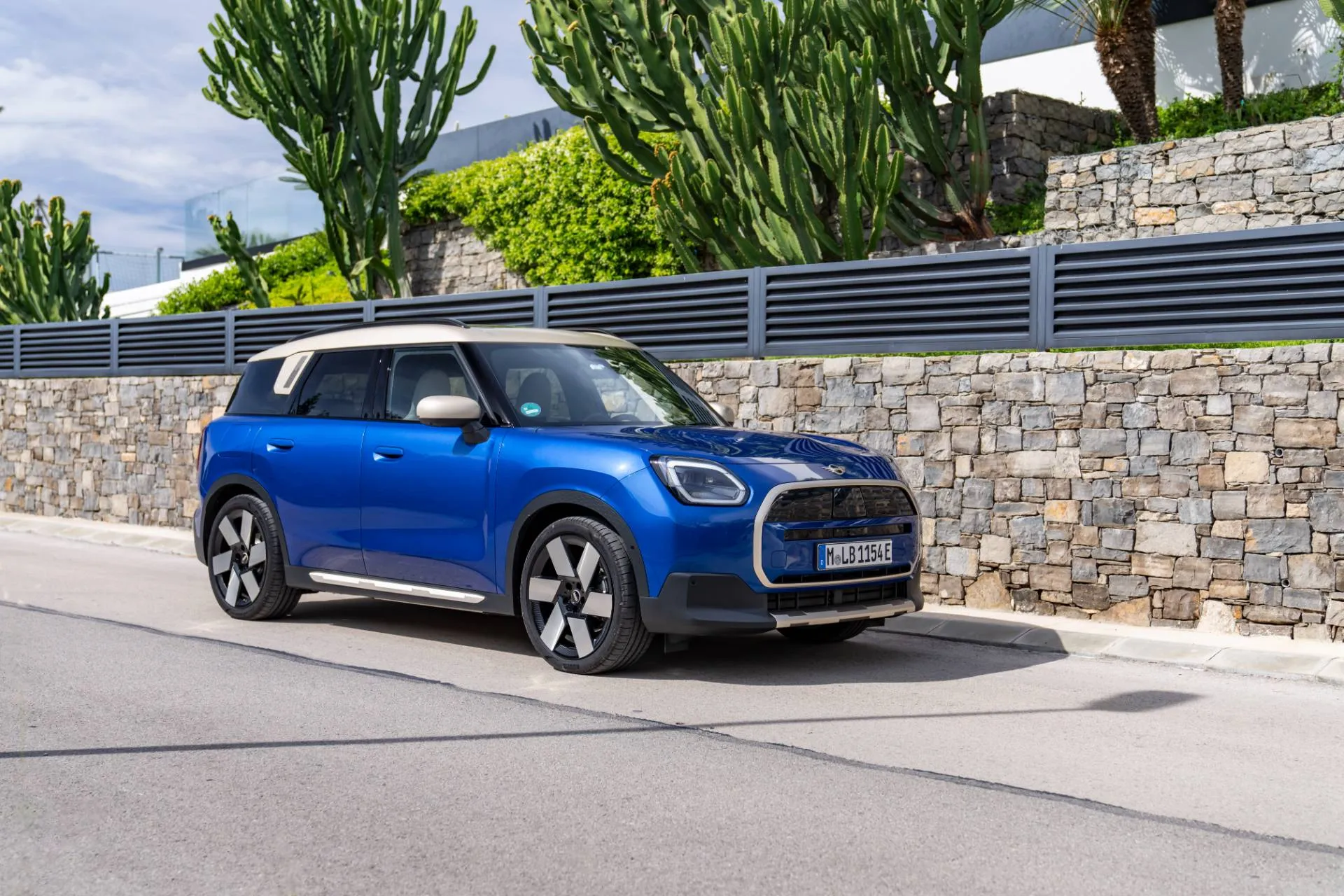 Mini Countryman E anteriore di colore blu