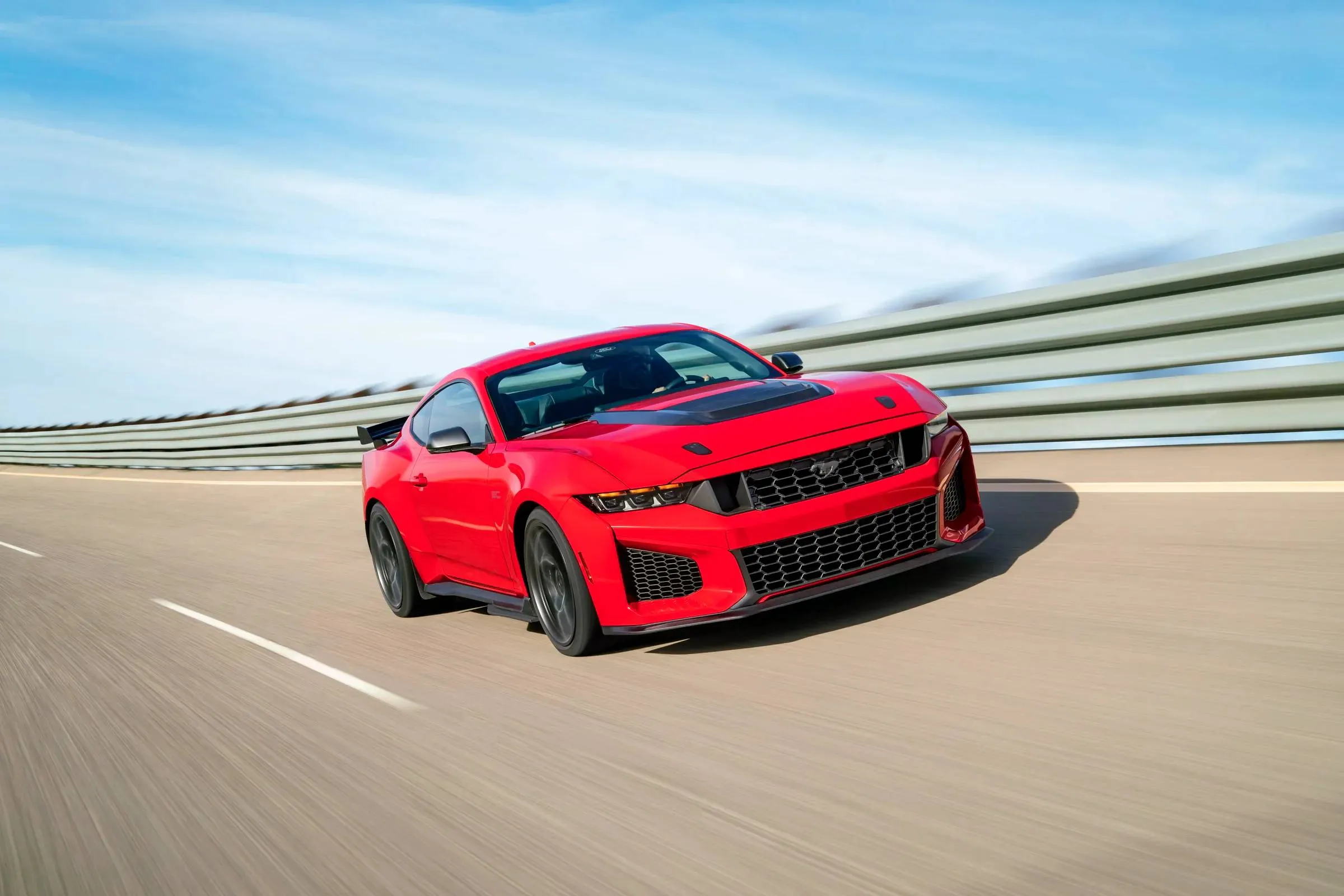 Mustang Dark Horse SC