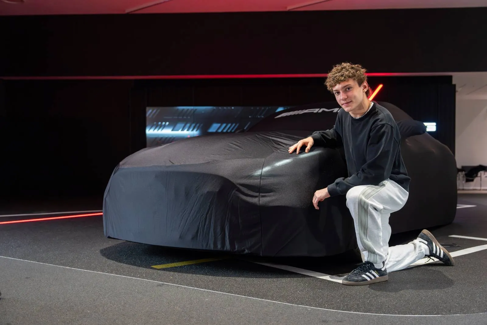 Andrea Kimi Antonelli pronto a svelare la sua nuova AMG GT 63 S Motorsport Collector