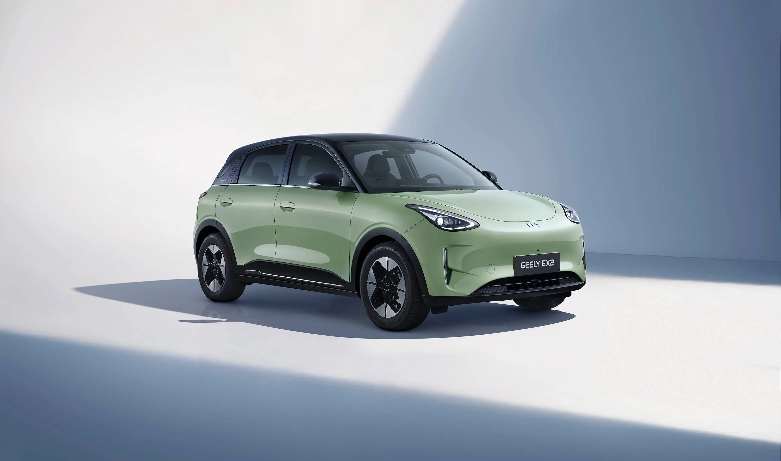 GEELY_E2_Aurora Green frontale