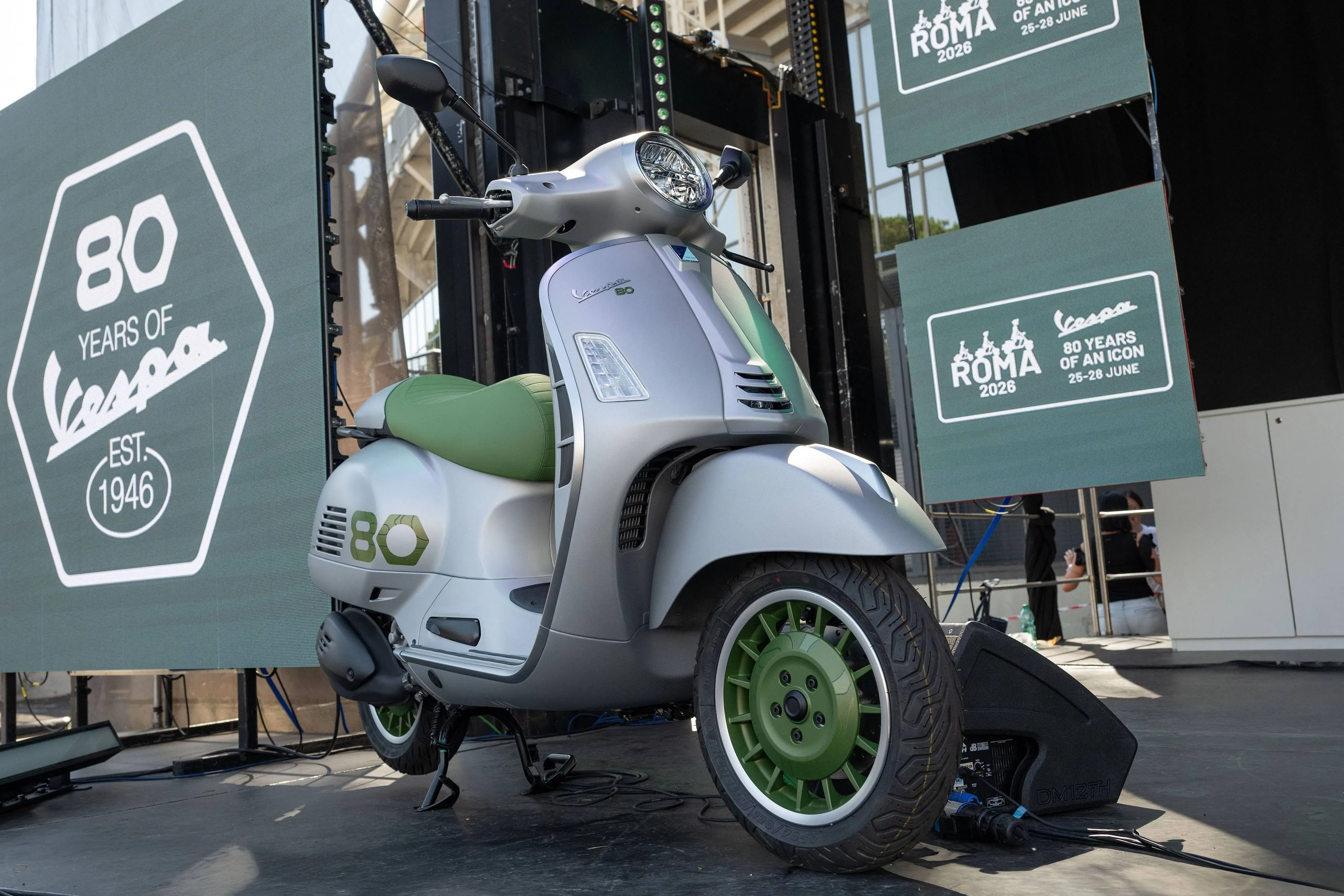 01-vespa-edizione-ottantesimo dal vivo