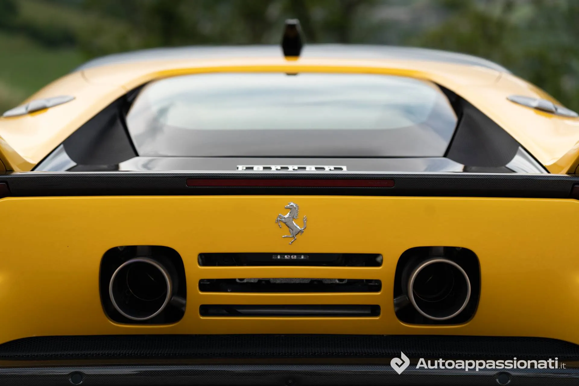 Ferrari 849 Testarossa dettaglio scarichi posteriori