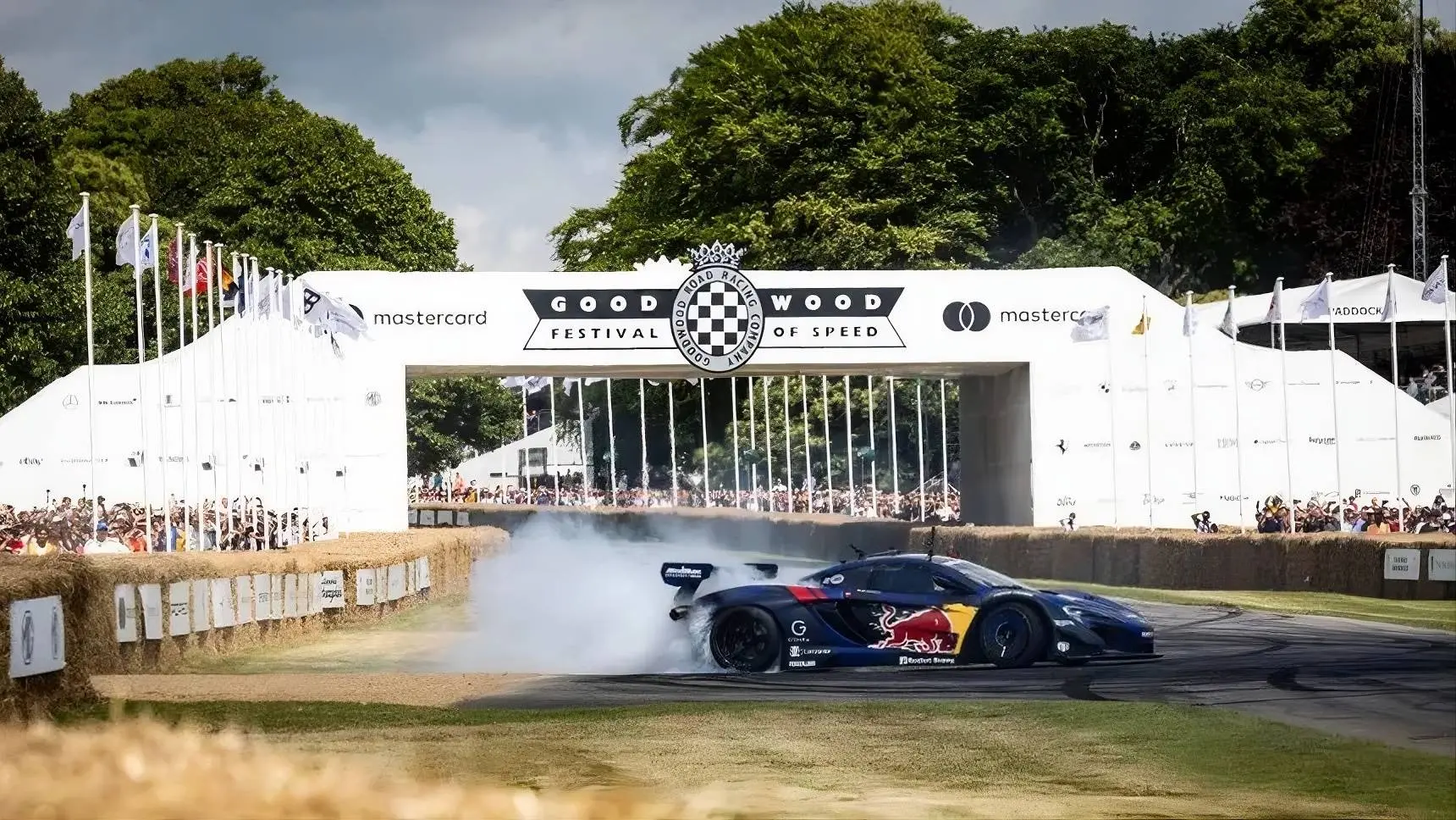Nell'immagine si vede il Festival della velocità di Goodwood