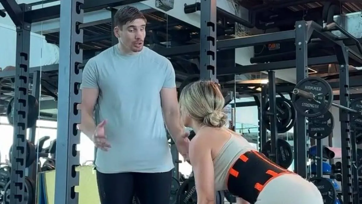 Rico Verhoeven krijgt wat kritiek voor video met vriendin Naomy "Vrouwonvriendelijk"