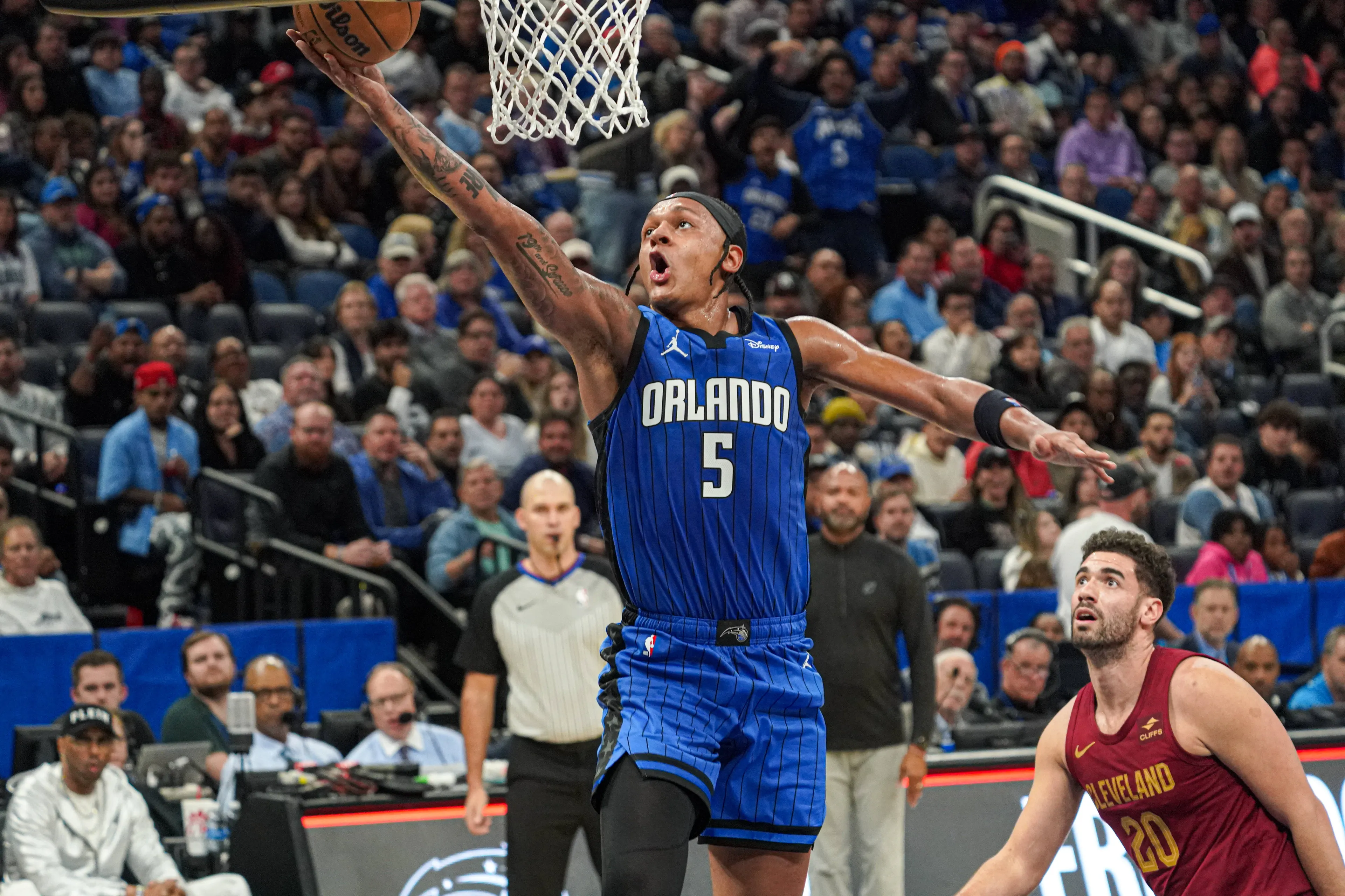 Jamahl Mosley, entrenador de los Orlando Magic, amplía su contrato por 4 años
