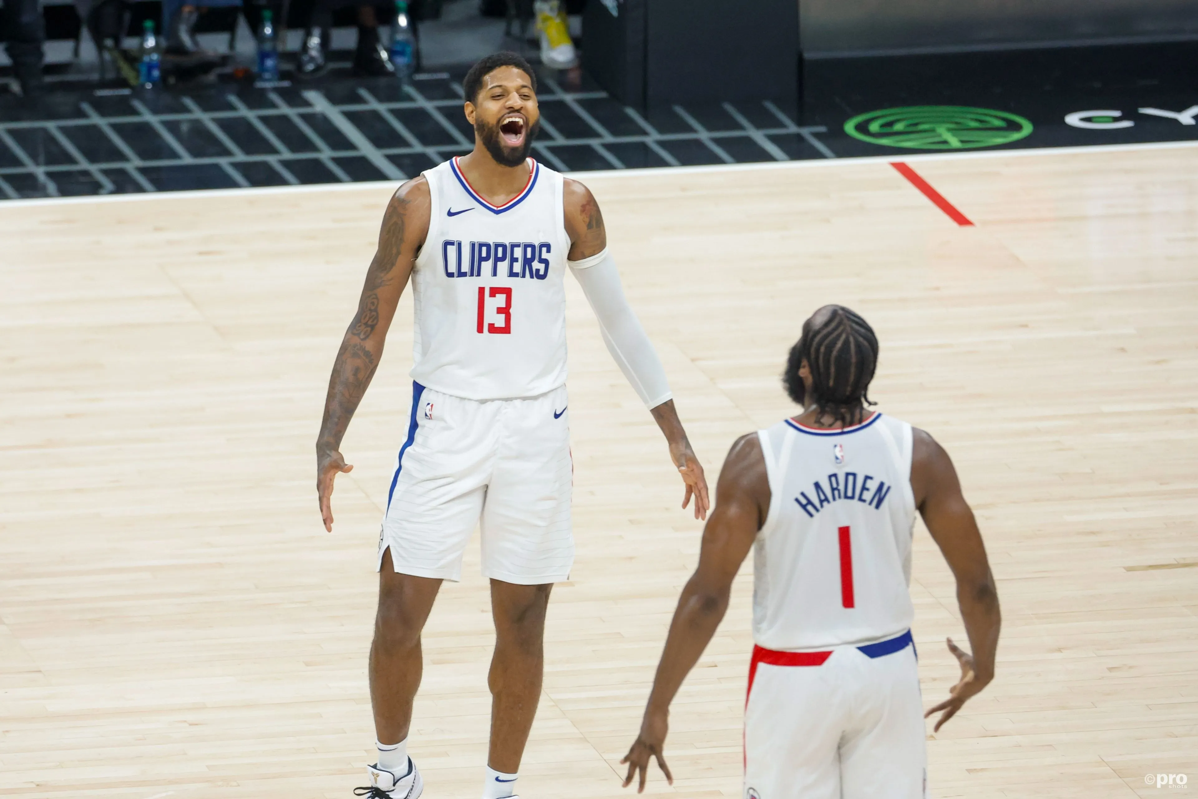 VIDEO: ¡Paul George anota la canasta decisiva sobre Jonathan Isaac para derrotar a Orlando Magic!