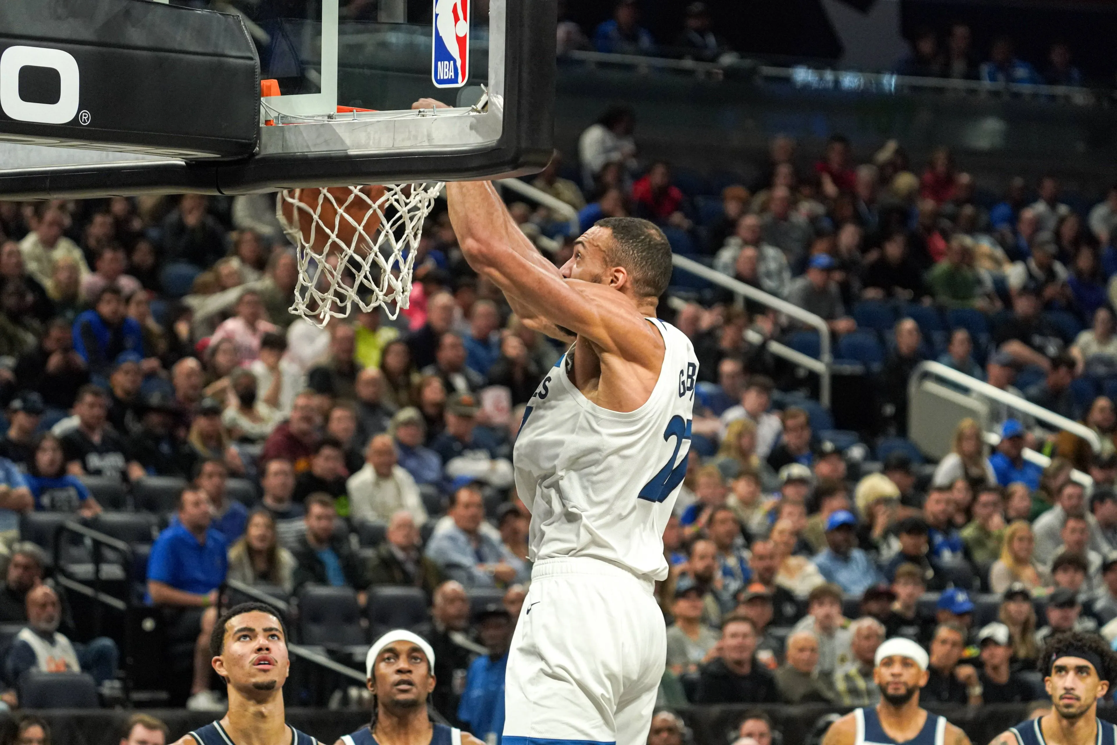 Los Minnesota Timberwolves recuperan el número 1 tras vencer a los Denver Nuggets: Rudy Gobert lo hace todo