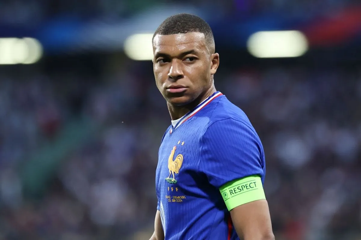 'Virkelig udfordrende: Ekspert hævder, at Mbappe prøver at efterligne Barca-legende