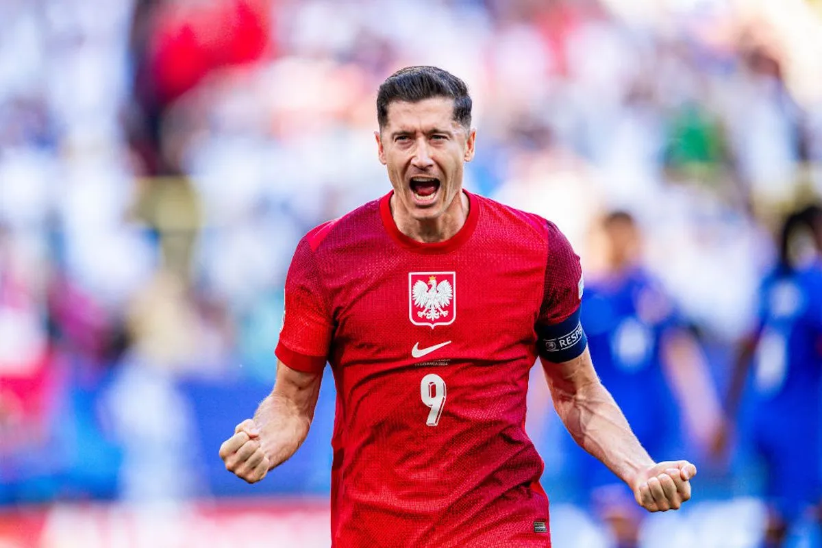 Efter ophedet udveksling under EM: Robert Lewandowski taler ud om Kylian Mbappé