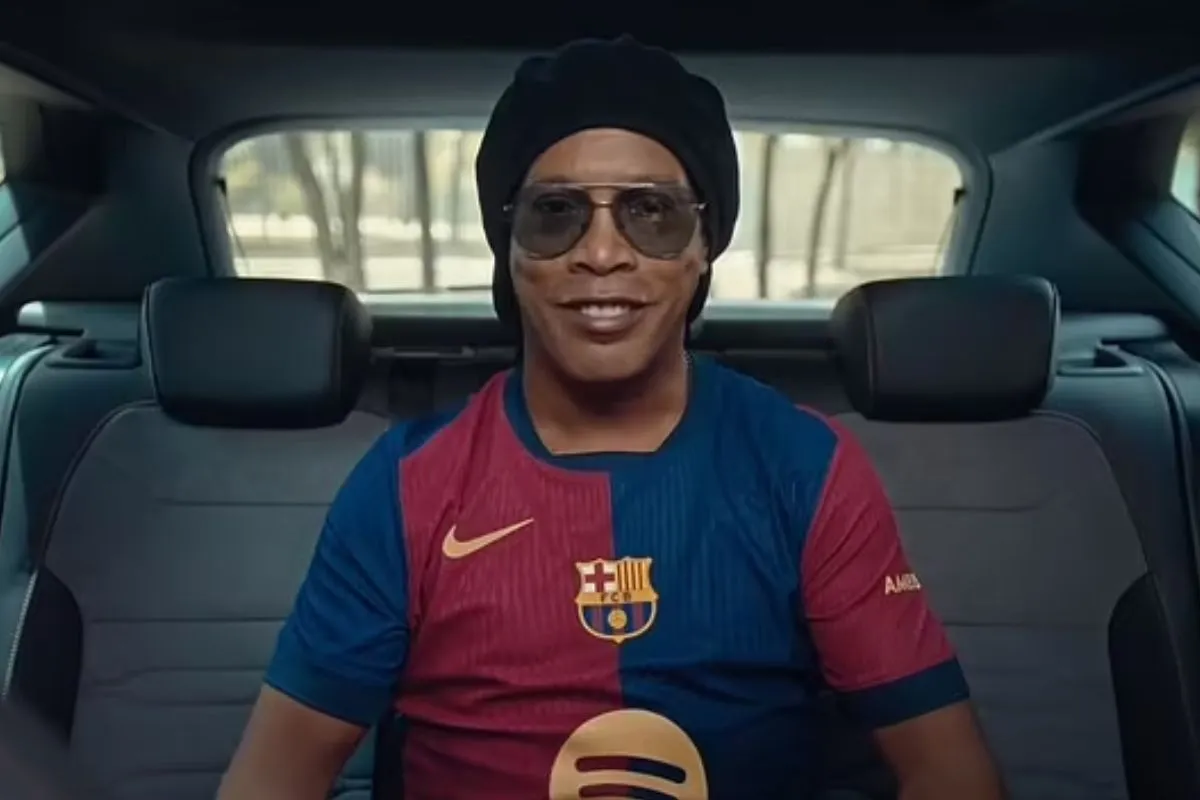 Lamine Yamal og Ronaldinho deltager i Barcelona-video med lancering af ny spillertrøje
