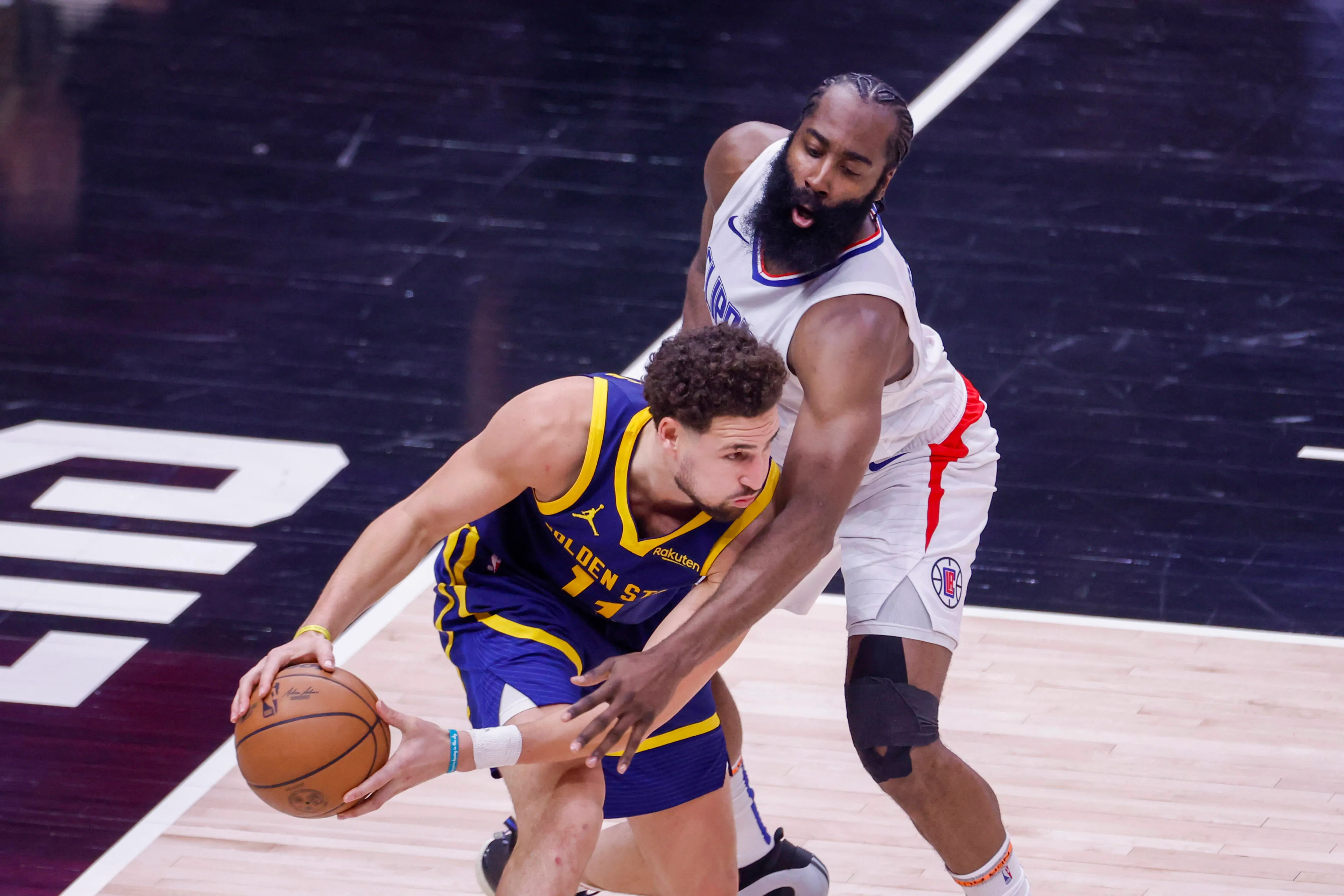 VIDEO: Did James Harden went to close out Kawhi Leonard's corner three?