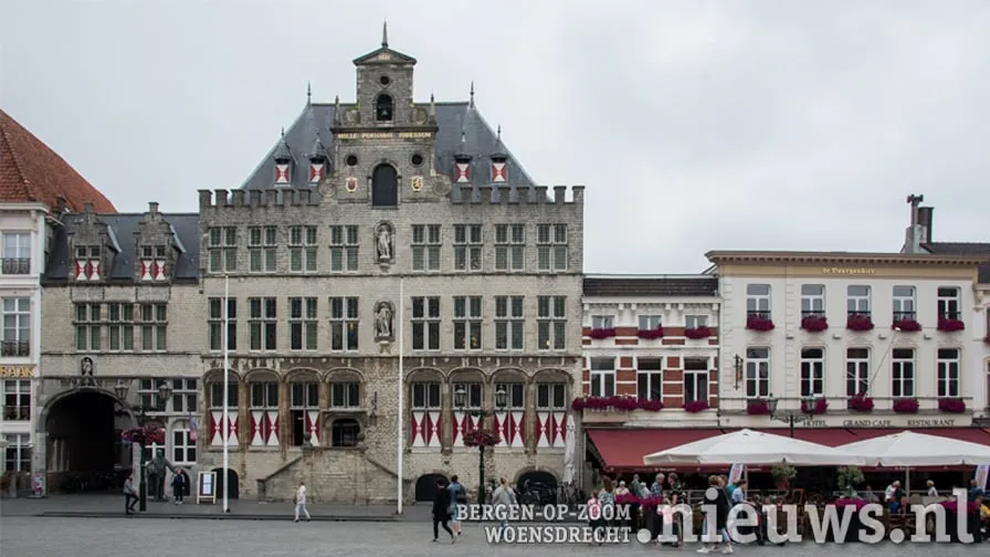 jkr boz stadhuis 001b