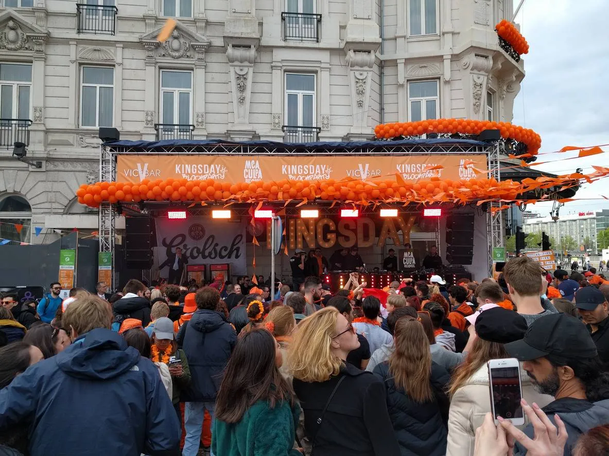 Koningsdag 2025 in Bergen: festiviteiten voor jong en oud op zaterdag 26 april