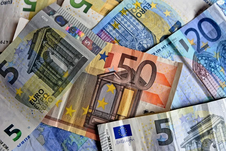 money 3481699 960 720