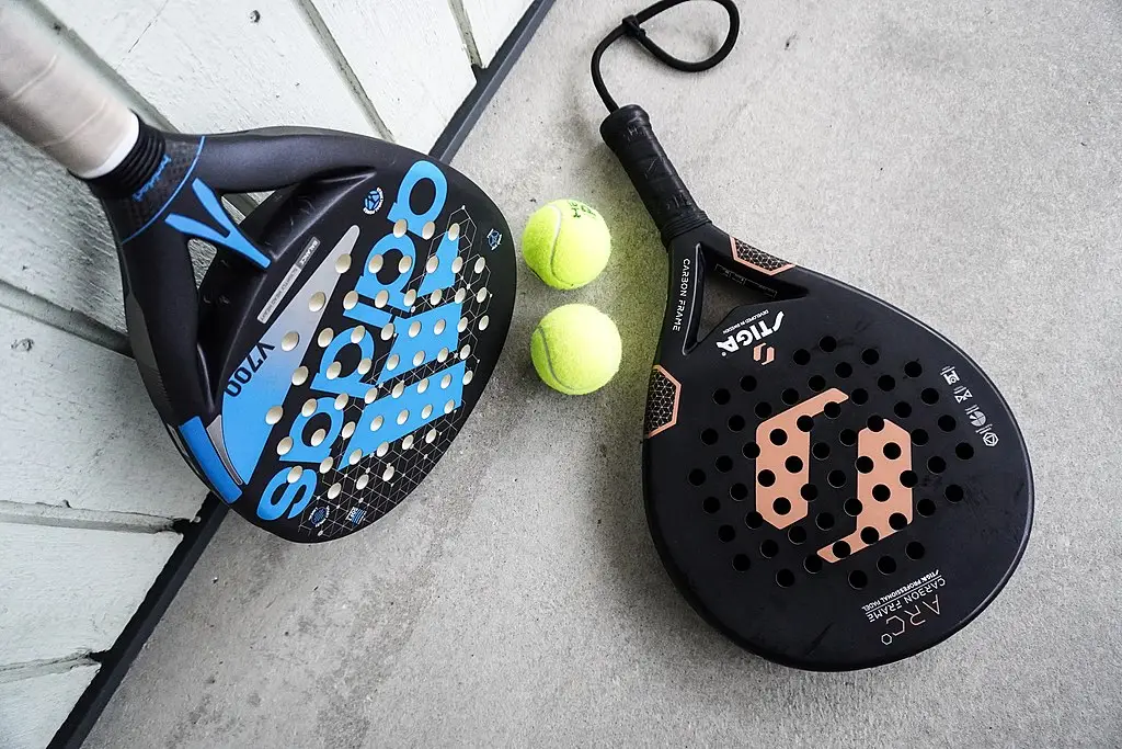 padel rackets and balls