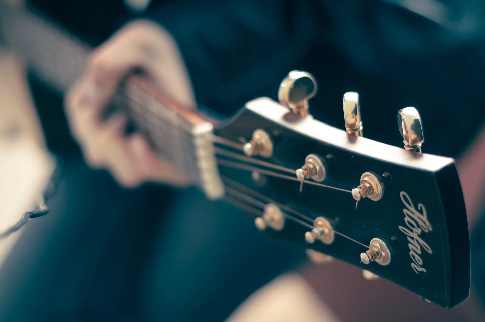 guitar 756322 1920