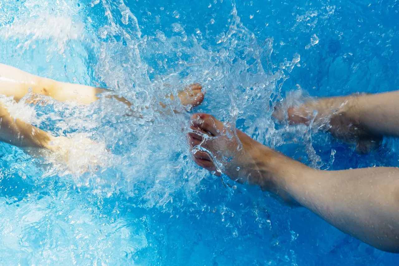 water 1408176 1280