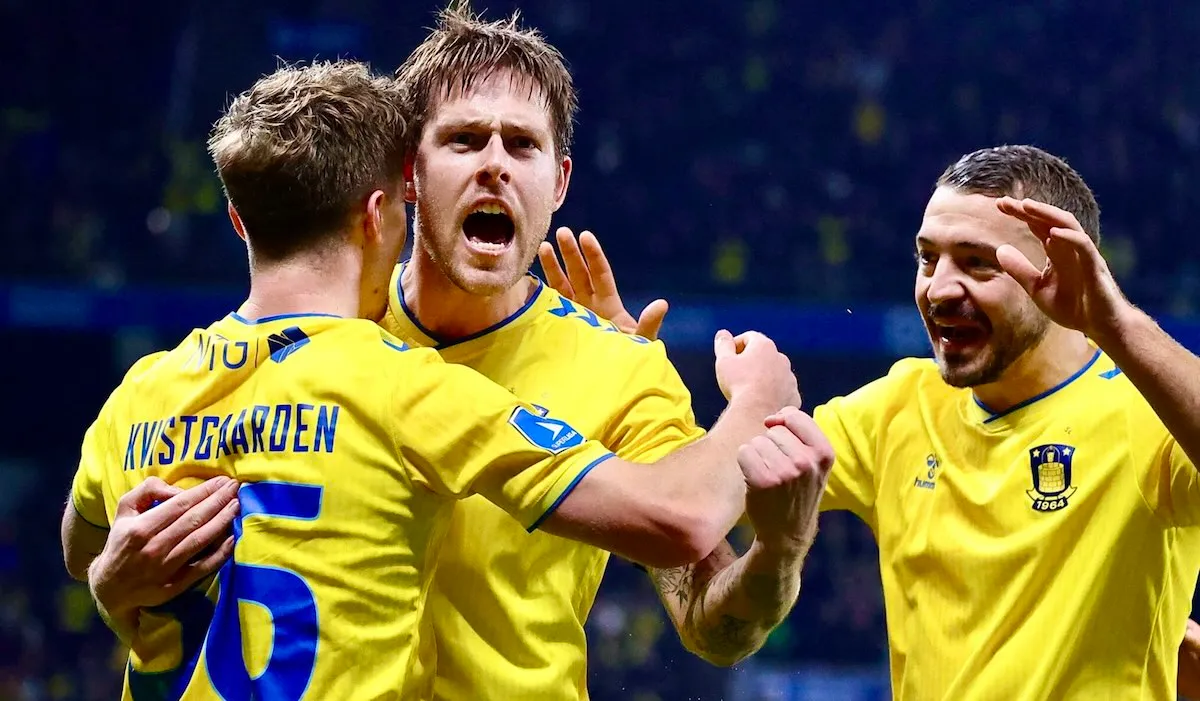 Nicolai Vallys langer ud efter 'kloge hoveder’