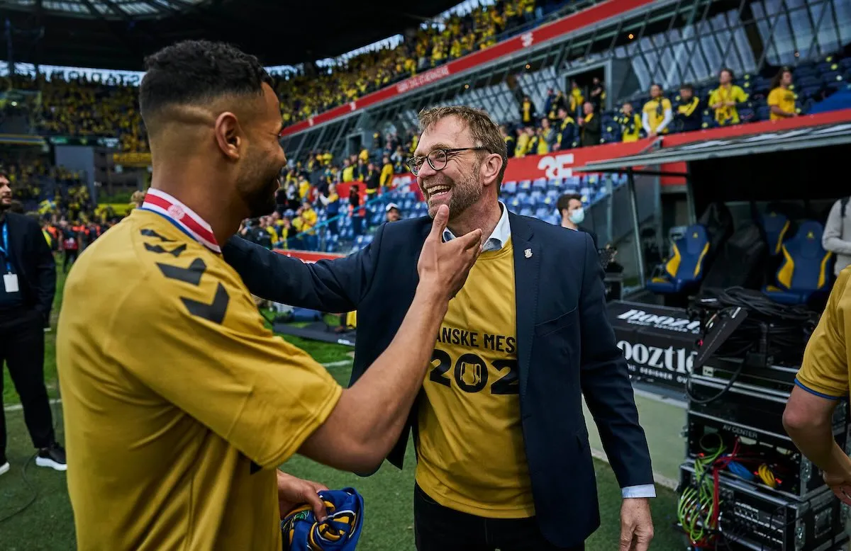 Brøndby holder guldfest ude foran stadion