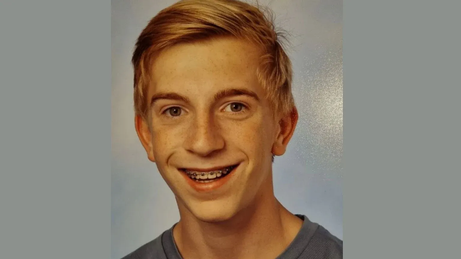 4393221