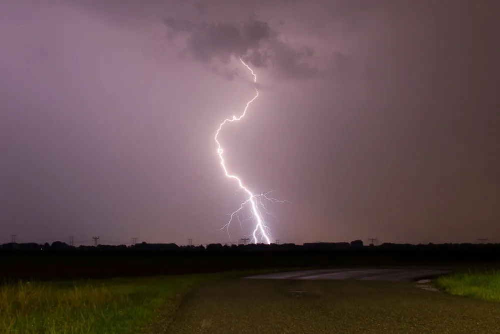 [WEERALARM] Code geel in Oost-Brabant, kans op onweer en wateroverlast